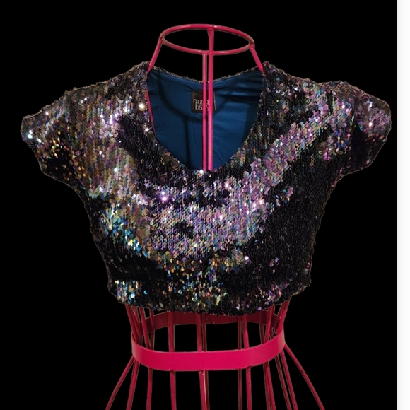SEQUINS BLK PURPLE BLUE Metallic REVERSIBLE COLORS CROP TOP. - Picture 5 of 5